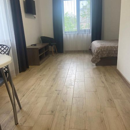 Four Rooms Apartments Tscherkassy Exterior foto