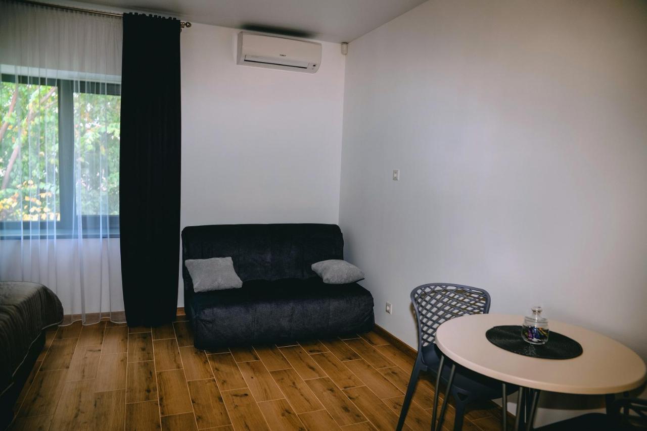 Four Rooms Apartments Tscherkassy Exterior foto