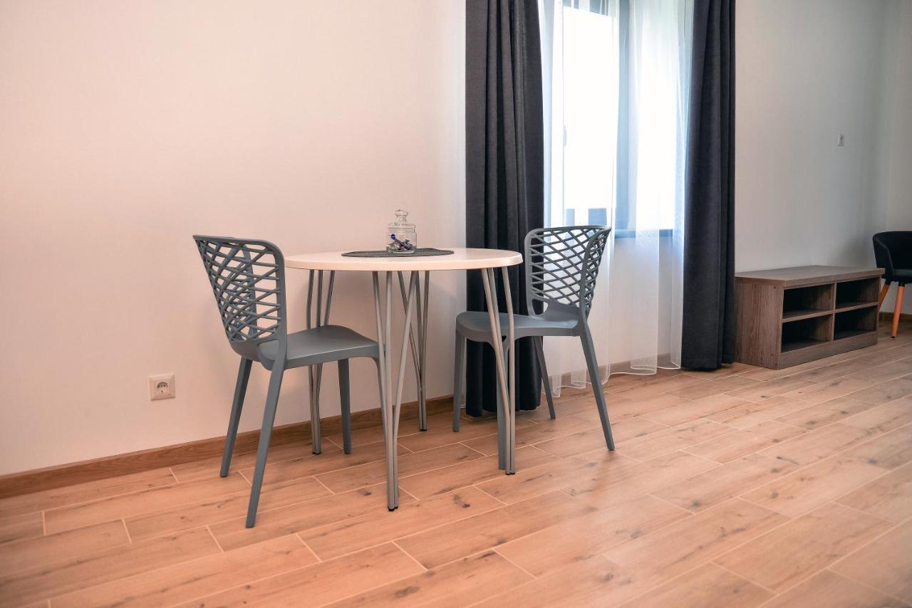 Four Rooms Apartments Tscherkassy Exterior foto