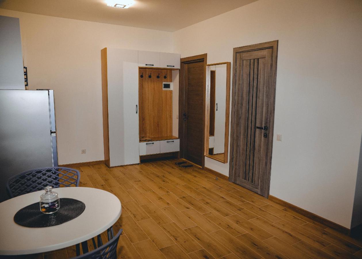 Four Rooms Apartments Tscherkassy Exterior foto
