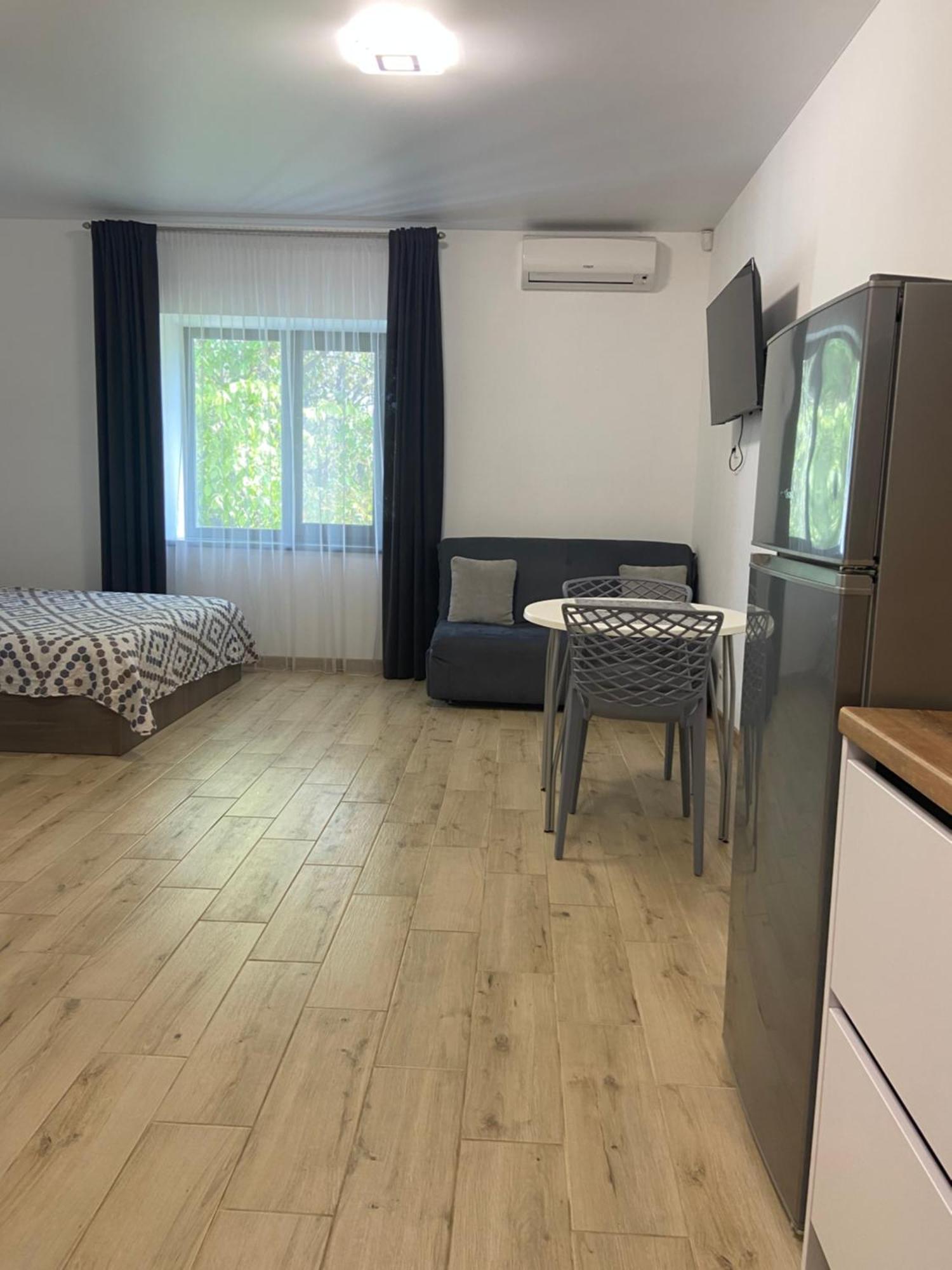 Four Rooms Apartments Tscherkassy Exterior foto